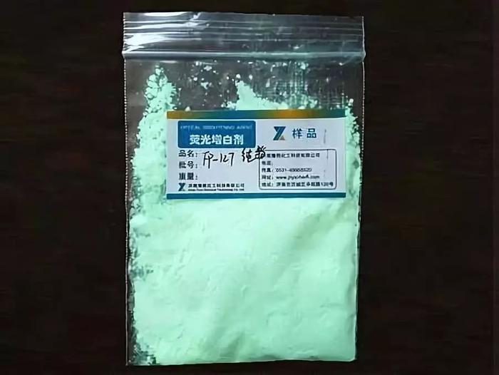 翡翠镯子里的荧光剂会致癌？玉器店老板不会告诉你的秘密！